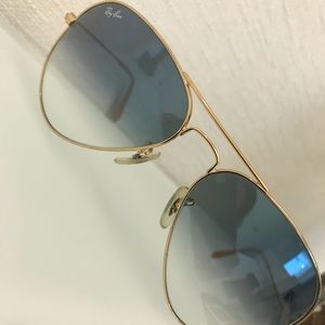 Ray-Ban Aviator Gradient Gold Sunglasses